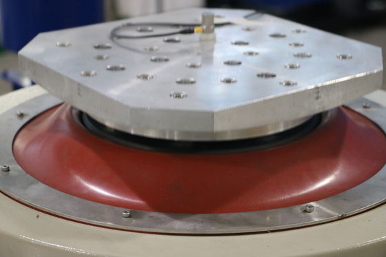 Vertikaler Hochfrequenz-elektrodynamischer Schwingungsshaker für die Prüfung von Kunststoffschwingungen